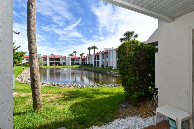 2 Condominium vacation rental located in Anna Maria Island 1