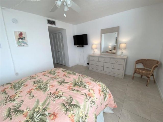 2 Condominium vacation rental located in Anna Maria Island 1