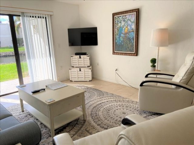 2 Condominium vacation rental located in Anna Maria Island 1