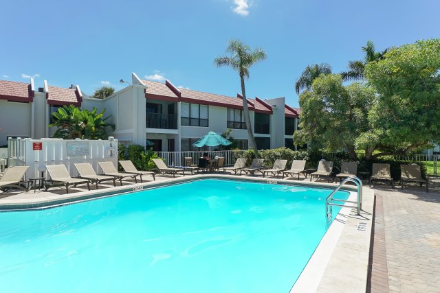 2 Condominium vacation rental located in Anna Maria Island 1