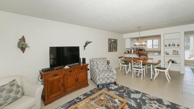 2 Condominium vacation rental located in Anna Maria Island 1