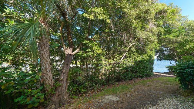 2 Condominium vacation rental located in Anna Maria Island 1