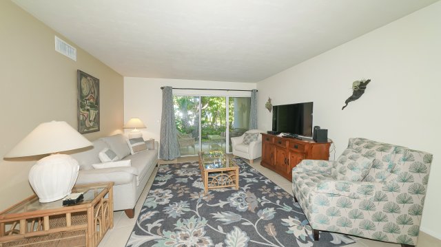 2 Condominium vacation rental located in Anna Maria Island 1