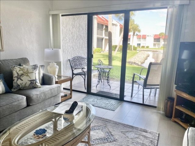 2 Condominium vacation rental located in Anna Maria Island 1