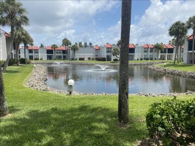 2 Condominium vacation rental located in Anna Maria Island 1