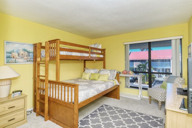 2 Condominium vacation rental located in Anna Maria Island 1