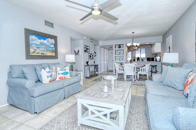 2 Condominium vacation rental located in Anna Maria Island 1