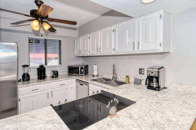 2 Condominium vacation rental located in Anna Maria Island 1