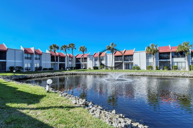 2 Condominium vacation rental located in Anna Maria Island 1