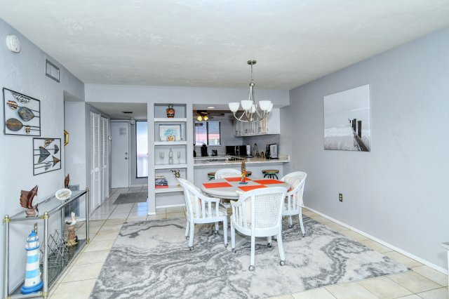 2 Condominium vacation rental located in Anna Maria Island 1