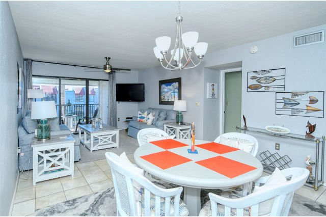 2 Condominium vacation rental located in Anna Maria Island 1