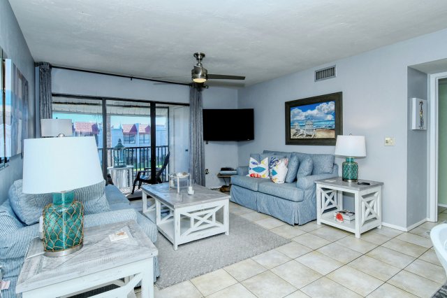 2 Condominium vacation rental located in Anna Maria Island 1