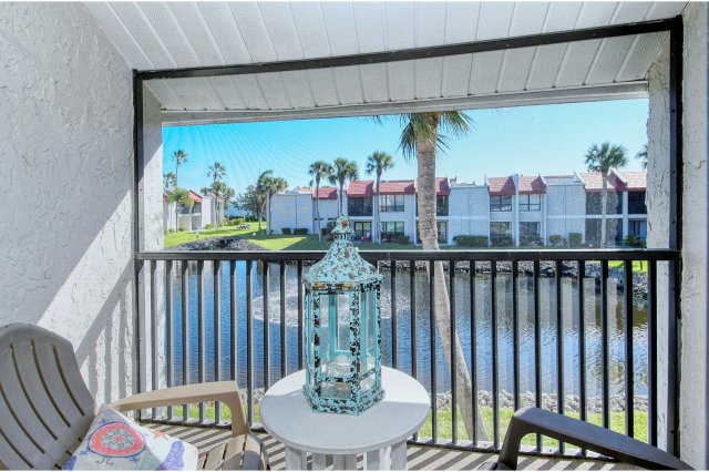 2 Condominium vacation rental located in Anna Maria Island 1