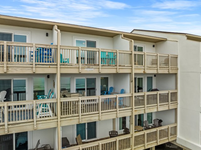 2 Condominium vacation rental located in Panama City Beach 1