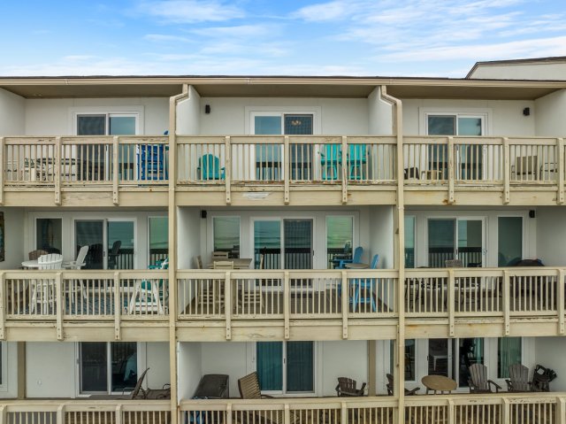 2 Condominium vacation rental located in Panama City Beach 1