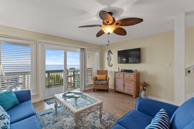 2 Condominium vacation rental located in Panama City Beach 1