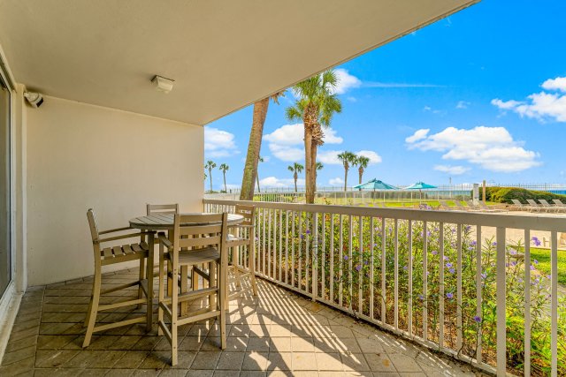 3 Condominium vacation rental located in Destin 1