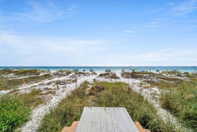 4 House vacation rental located in Destin 1