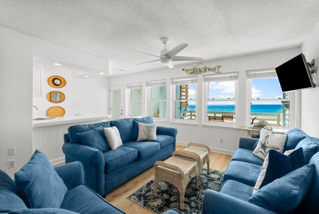 4 House vacation rental located in Destin 1