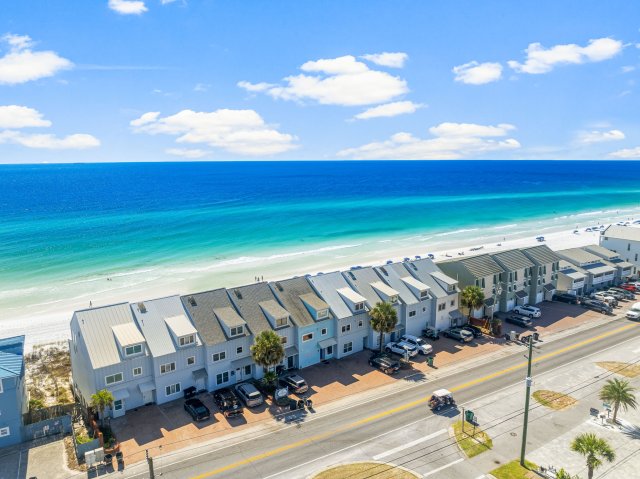 4 House vacation rental located in Destin 1