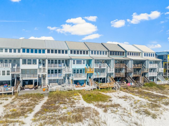 4 House vacation rental located in Destin 1