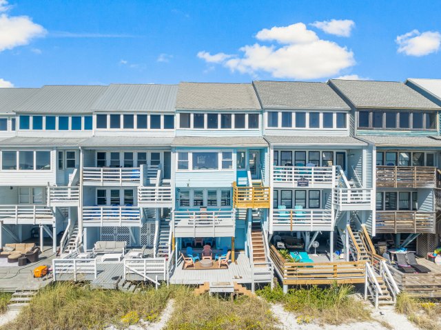 4 House vacation rental located in Destin 1