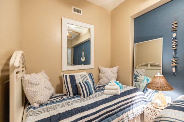 3 Condominium vacation rental located in Panama City Beach 1