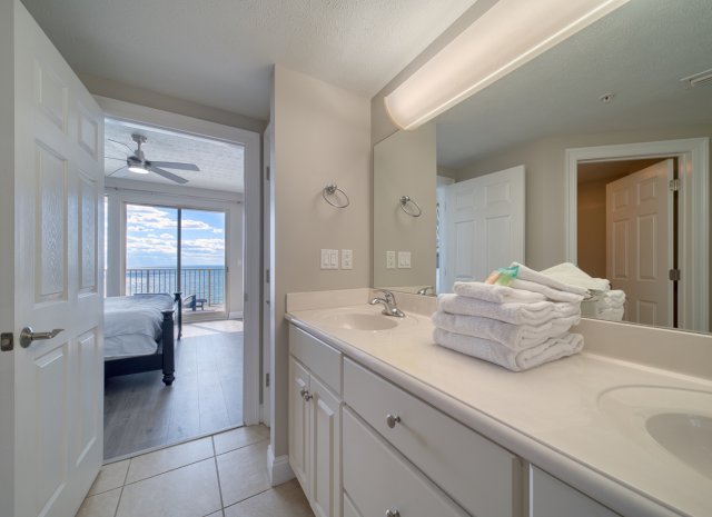 2 Condominium vacation rental located in Panama City Beach 1