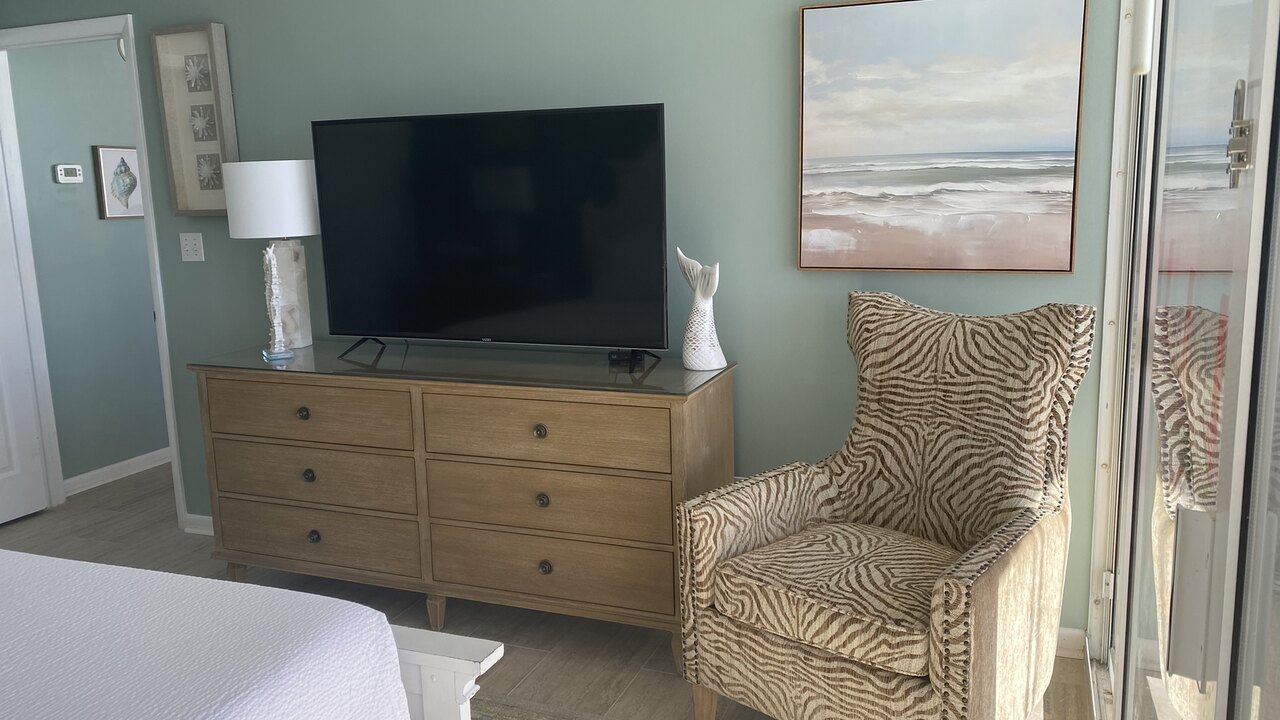 Long Beach 3 - 702 - Image 3