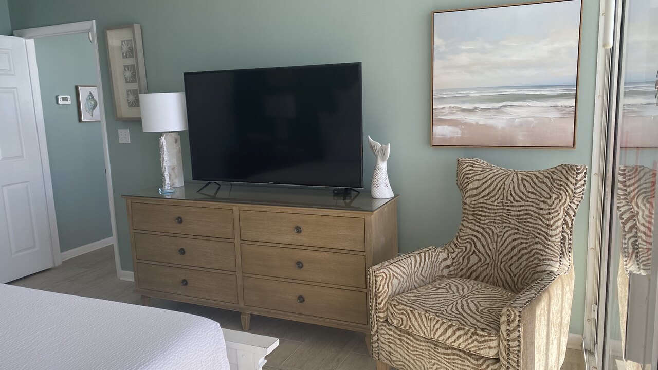 Long Beach 3 - 702 - Image 4