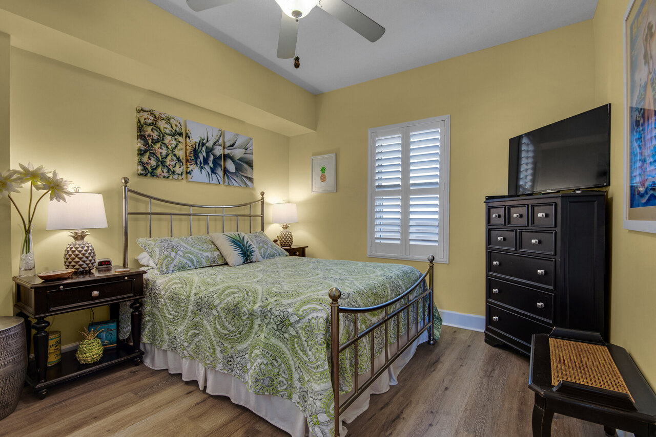 Sunrise Beach 1908 - Image 25