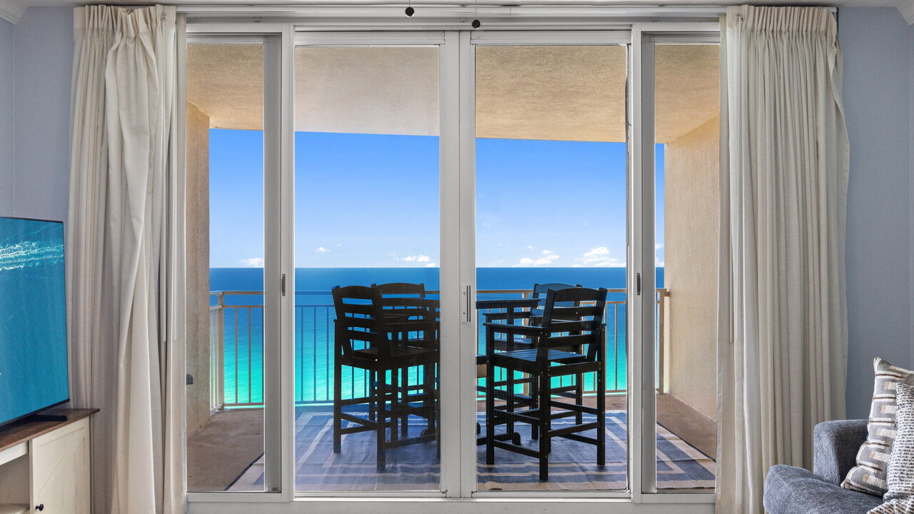 Emerald Beach 1525 - Image 1