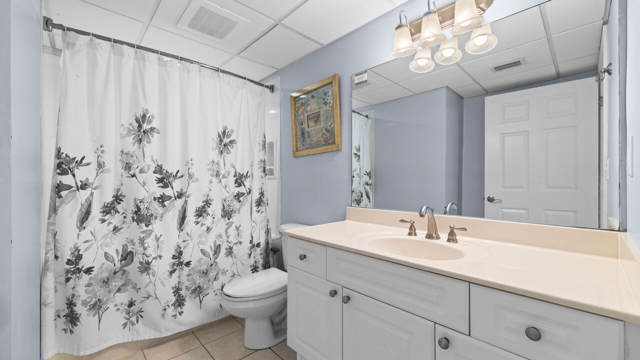 Emerald Beach 1525 - Image 30
