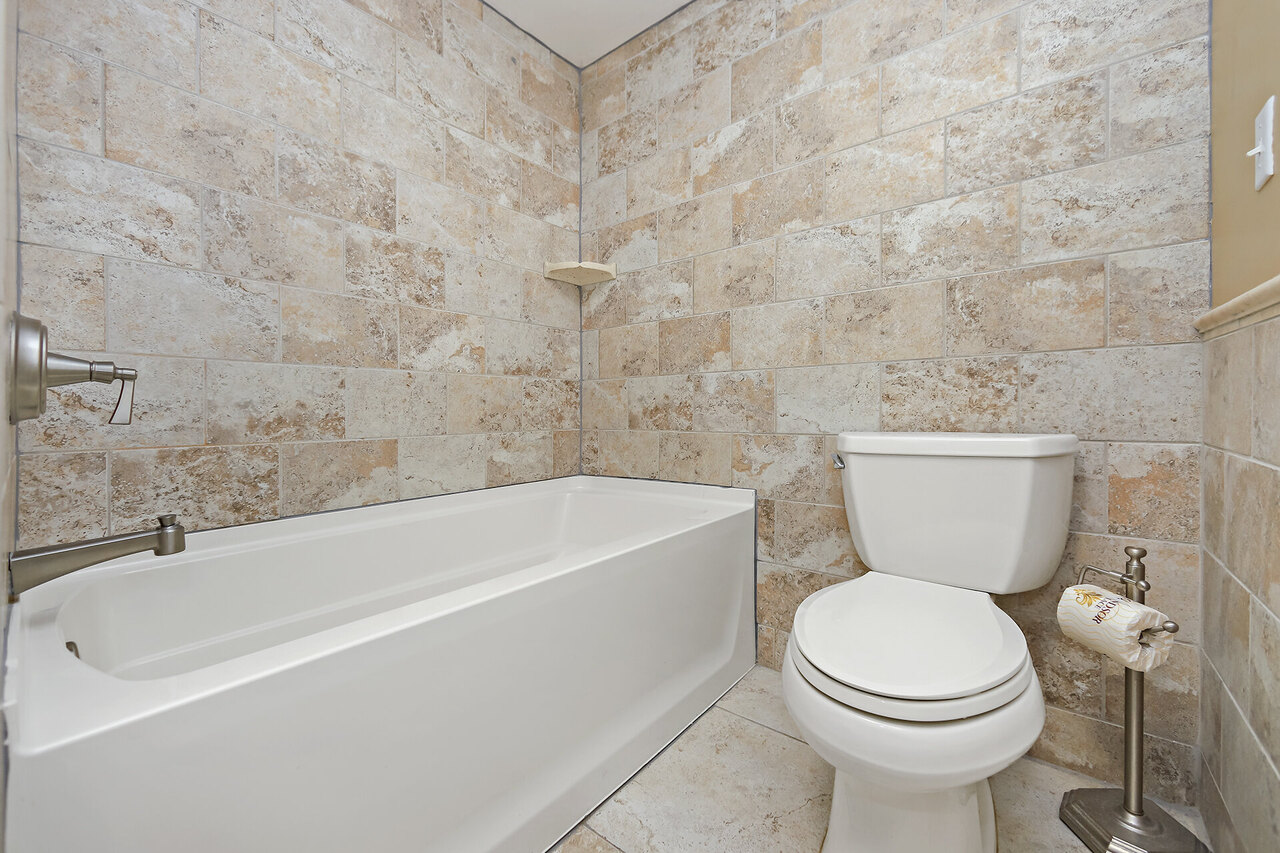 Jade East 1410 - Image 20