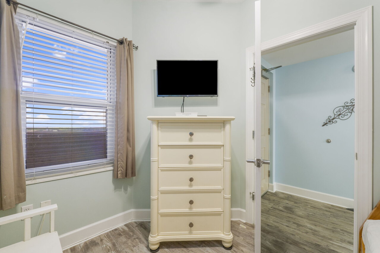 Sunrise Beach 1704 - Image 22