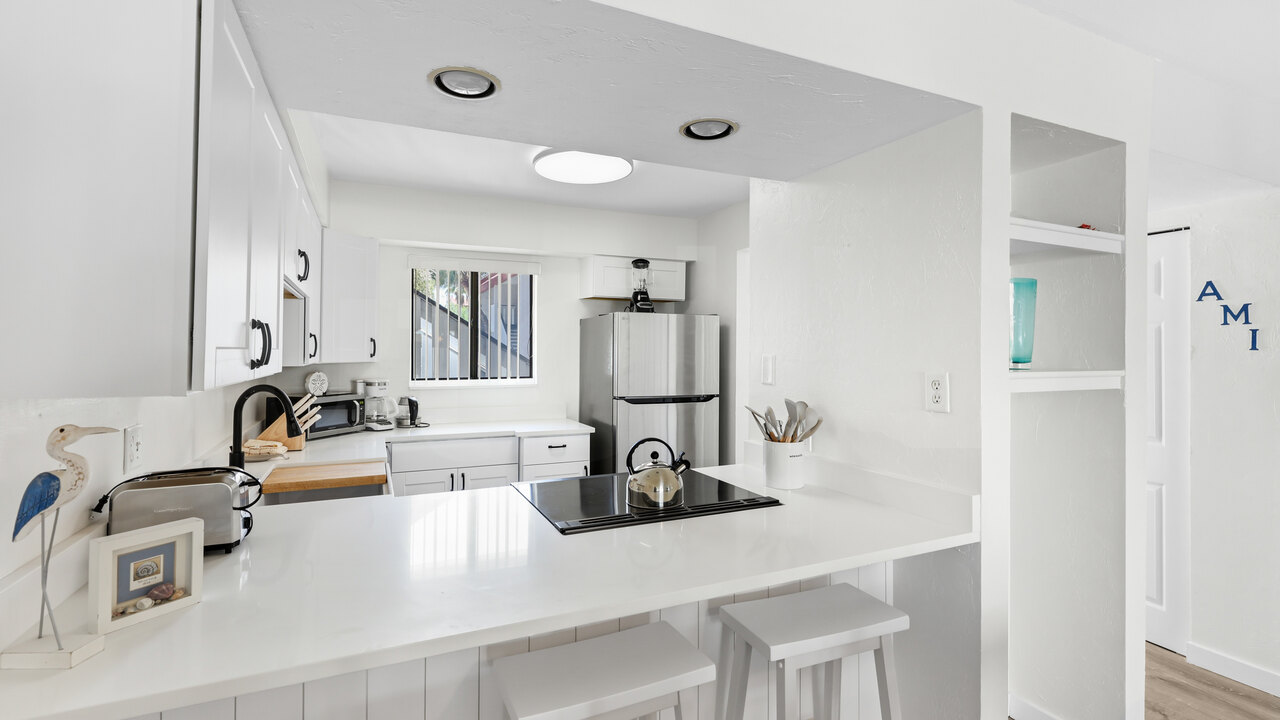 Runaway Bay 184 - Image 13