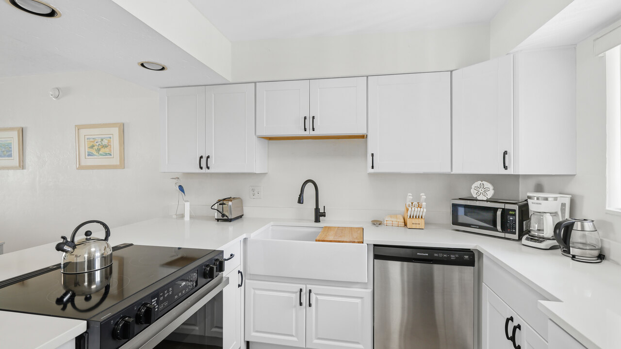 Runaway Bay 184 - Image 14