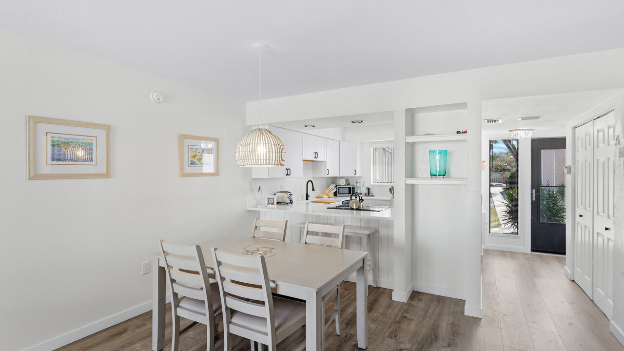 Runaway Bay 184 - Image 15