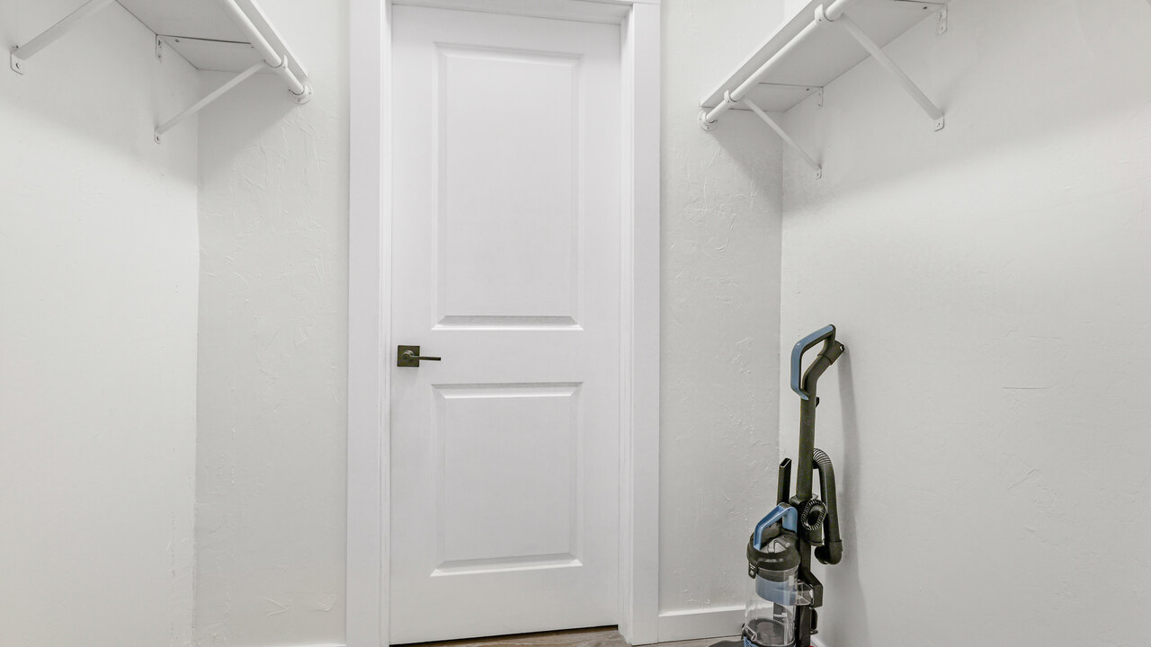 Runaway Bay 184 - Image 26