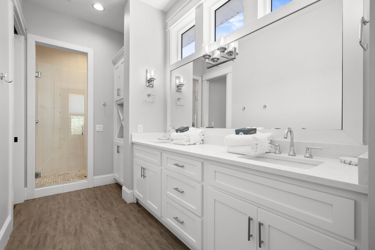 Beach Living - Image 33