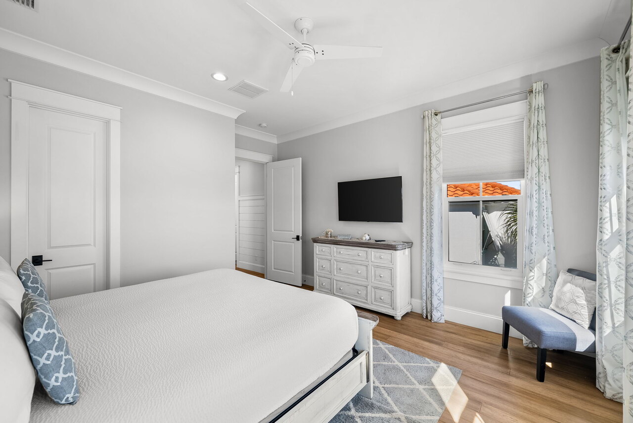 Beach Living - Image 40