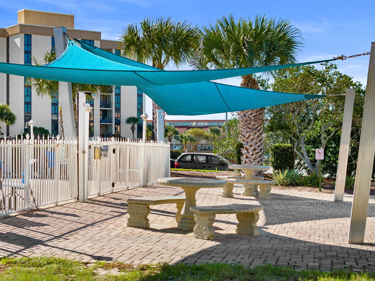 Beach Living - Image 57
