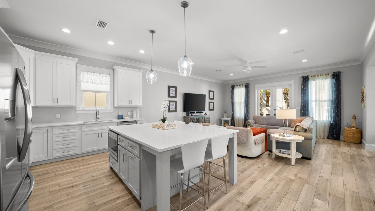 Beach Living - Image 3