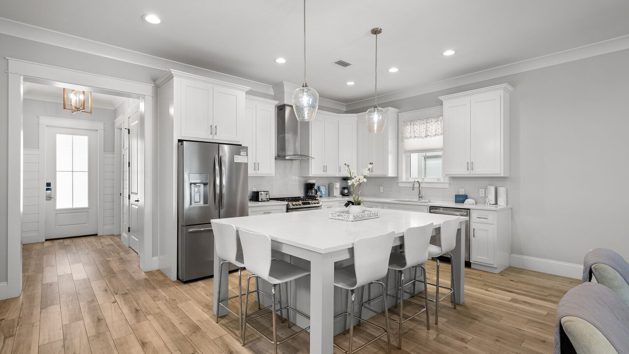 Beach Living - Image 4