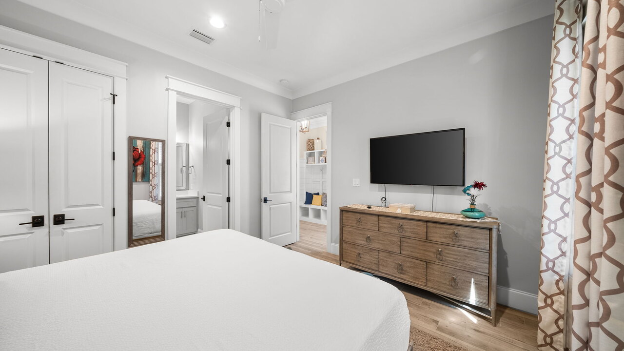 Beach Living - Image 13