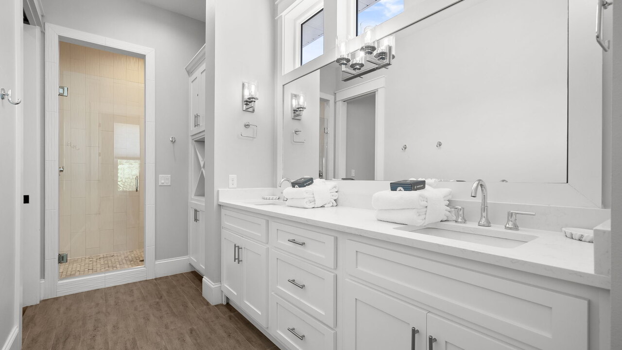 Beach Living - Image 20