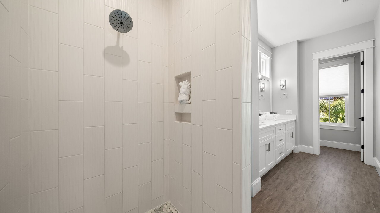 Beach Living - Image 21