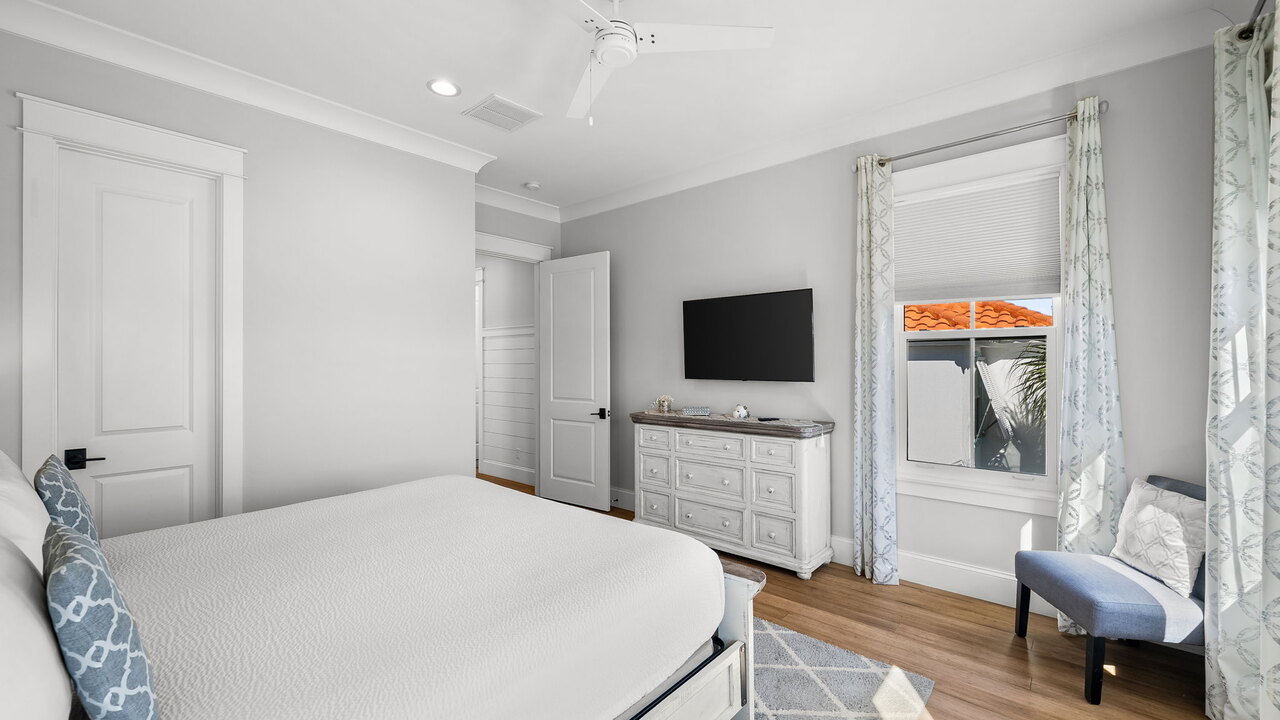 Beach Living - Image 27