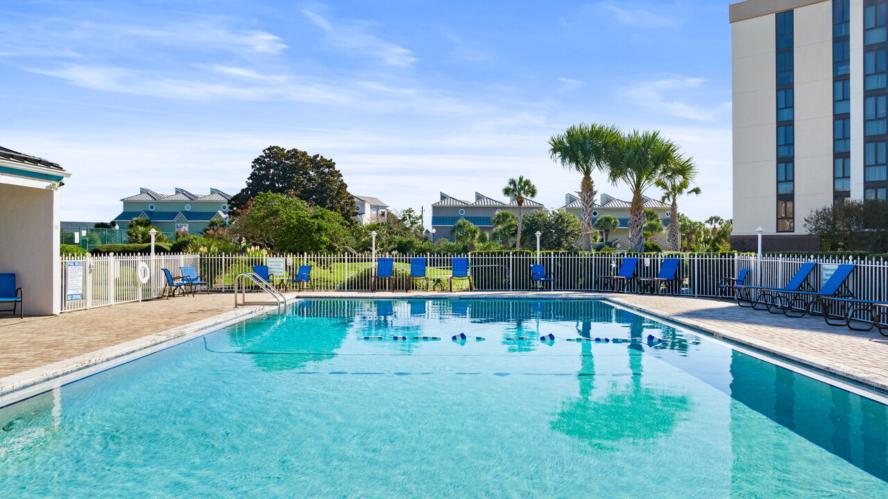 Beach Living - Image 36