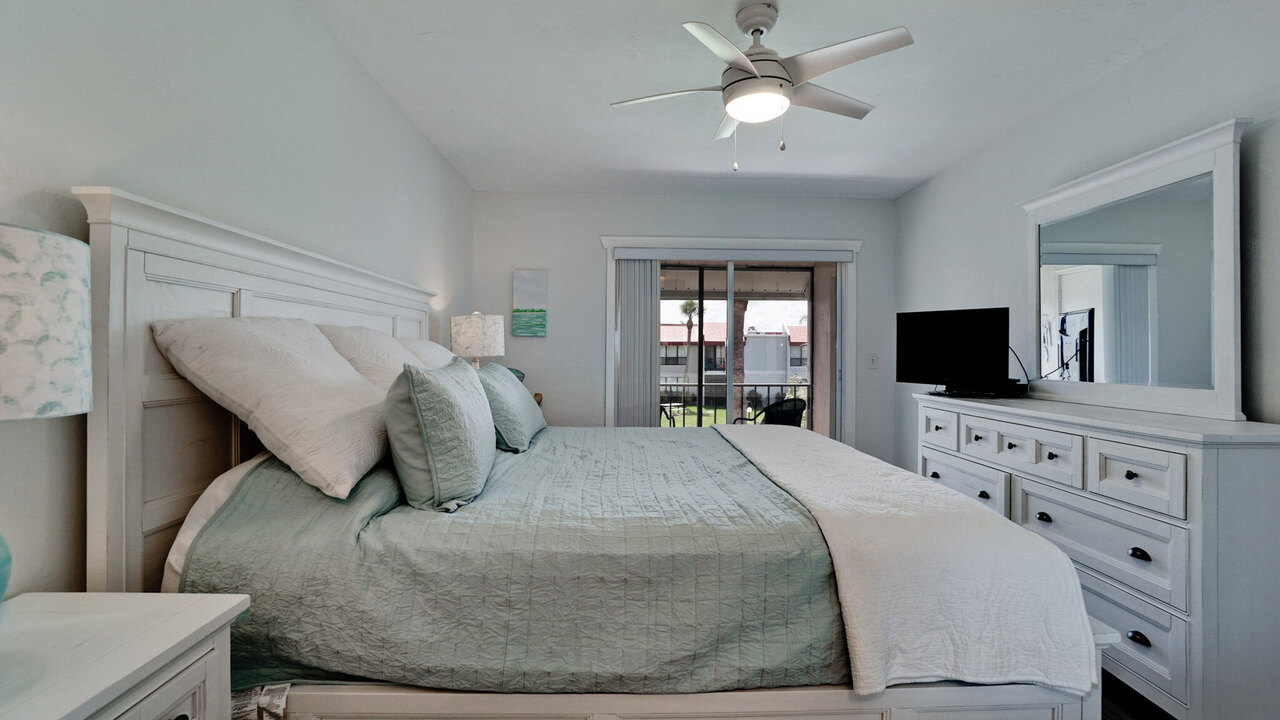 Runaway Bay 210 - Image 7